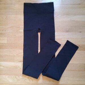 NWOT Black Leggings Size 0-2 Waist 24" Lenth 43"